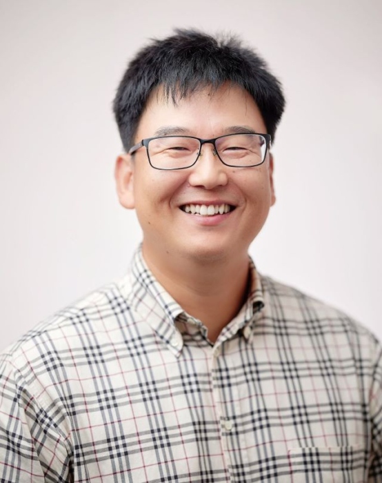 New Material Discovery by Oxide Epitaxy