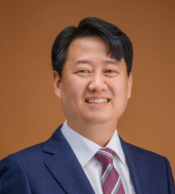 김동석 이미지