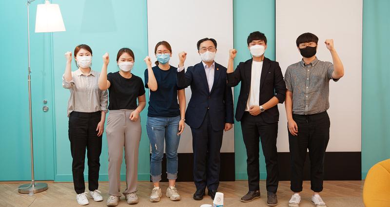 “미래 이차전지 산업 이끌 인재들 응원합니다!”